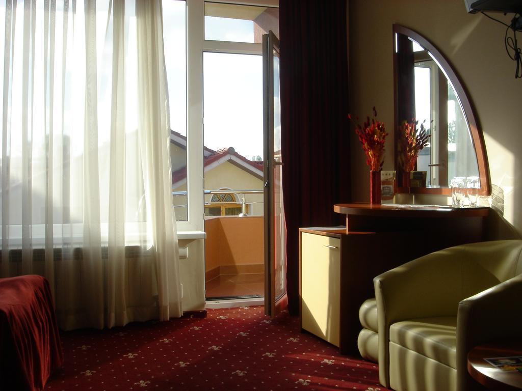 Hotel Kleyn Констанца Екстер'єр фото